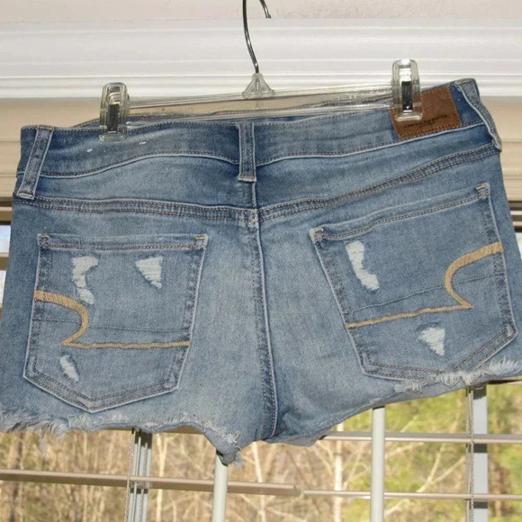 AMERICAN EAGLE OUTFITTERS Shortie Distressed Stretch Jean Shorts Size 4 - Picture 2 of 5